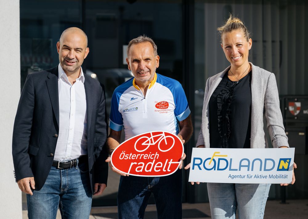 v.l.n.r. LR C. Luisser, Bgm. J. Ehrenberger, S. Hauptmann (Radland NÖ)